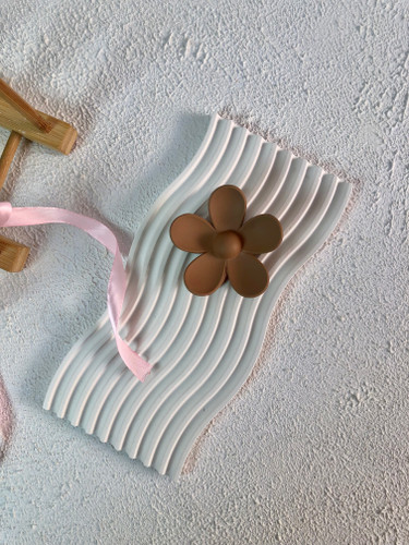 اکسسوری موجی شکل برای عکسهای اینستاگرامی حرفهای