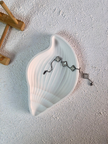 ظرف دکور عکاسی با بافت شیاردار صدفی