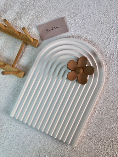 ظرف دکور رنگینکمانی دستساز برای عکاسی محصول