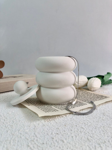 ظرف بتنی با درب مناسب نگهداری شمع و پد آرایشی