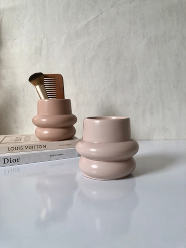 استند لوازم آرایش دستساز مناسب میز آرایشی