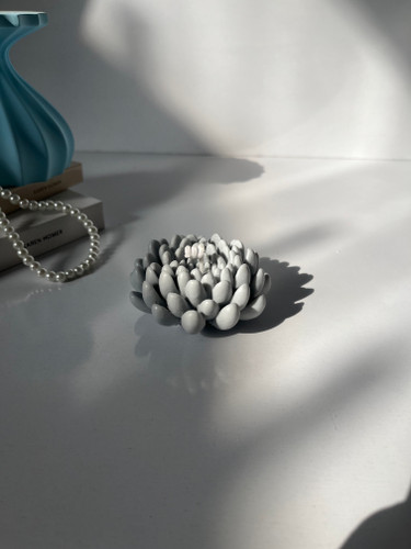 شمع گل داوودی دستساز دکوراتیو طرح طبیعی مناسب تزیین و چیدمان لوکس