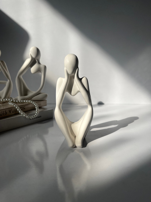 مجسمه متفکر بتنی مناسب دکوراسیون مدرن