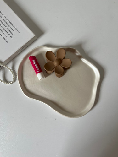 سینی بتنی لبه دفرمه سایز ۲۴×۱۸