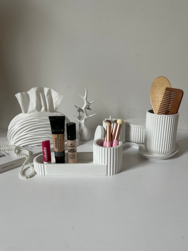 ست آرایشی دکوراتیو سفیدمدرن