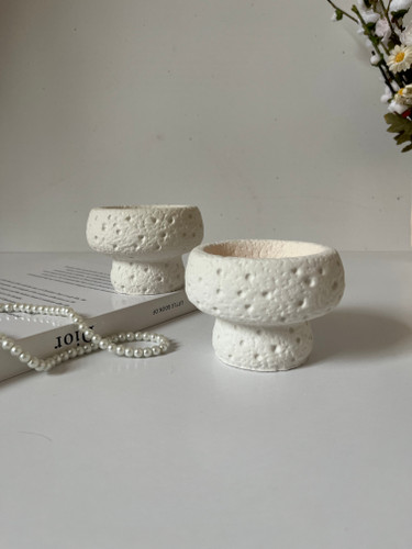 استند پایه دار گرد سوراخ دار بتنی